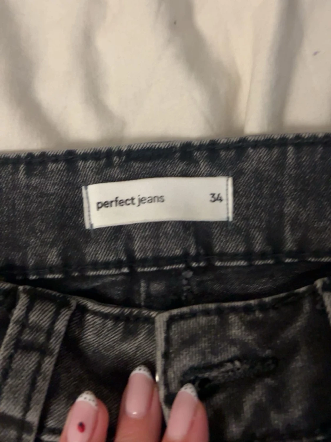Grå bootcut jeans med fickdetaljer - 2