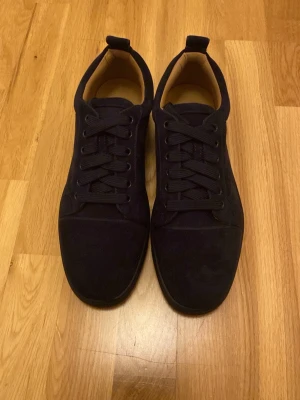 Mörkblåa Louboutins - Mörkblåa Louboutin storlek 42