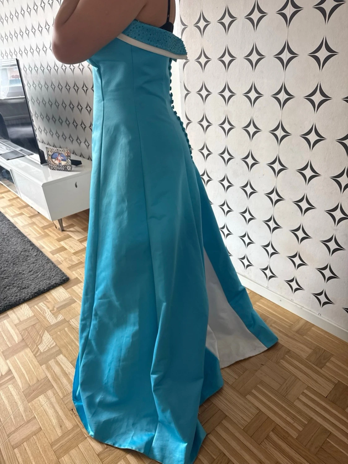 Lång blå axelbandslös balklänning - 1