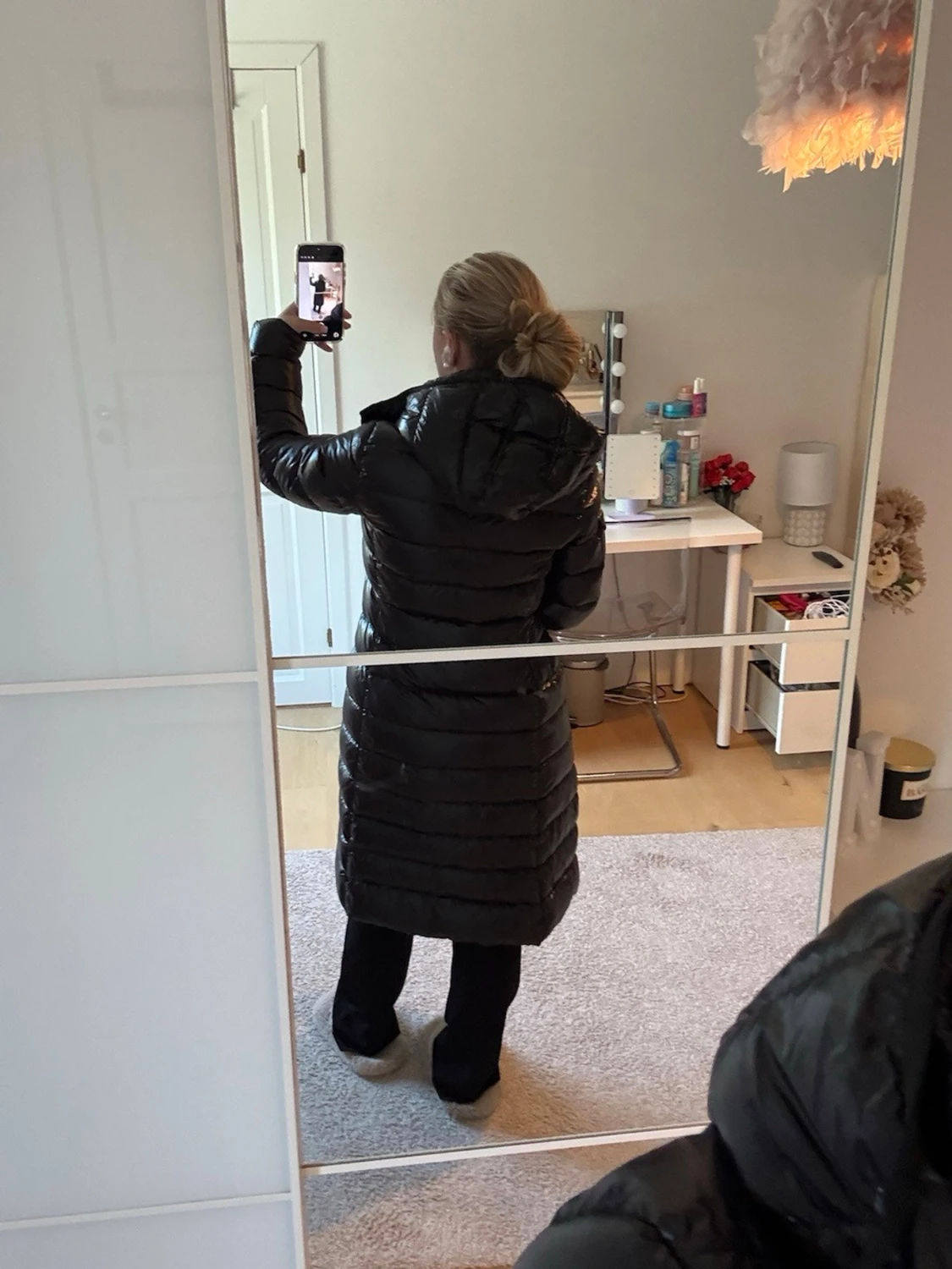 Svart lång dunjacka från Moncler - 2
