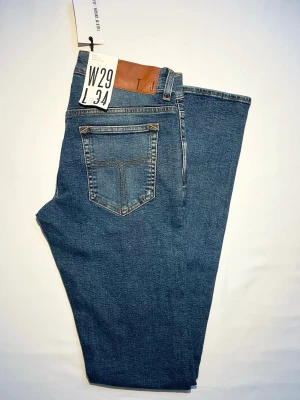 tiger of sweden - Tiger of sweden jeans  i modellen slim. Helt nya, Inga defekter och det är bara att skriva vid frågor eller mer bilder mvh