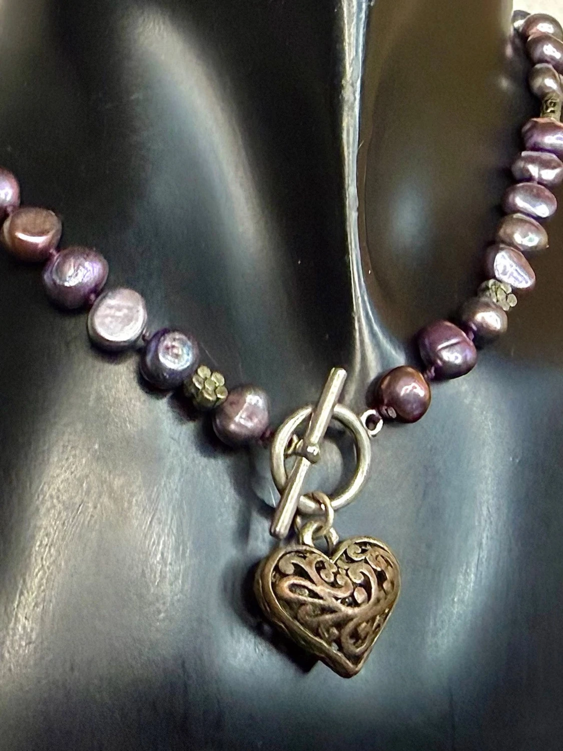 Romantiskt vintagehalsband från 90-talet med hjärthänge och äkta barocka sötvattenspärlor | Retro bohostil - 1