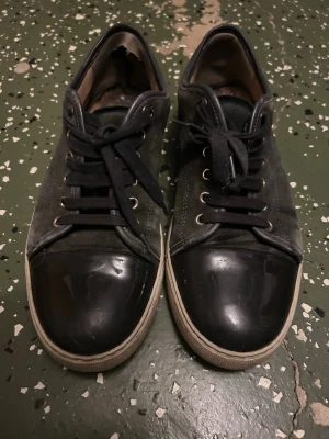 Lanvins  - Tja, säljer nu mina länvins då jag är sugen på något annat, små defekter som bilderna visar men inget som syns annars, kan även byta mot liknande 