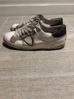 Philippe modell  - Tjena, säljer nu dessa riktigt snygga Philippe modell i storlek 43 Dom är i ett acceptabelt skick. Nypris 2900✅Vid minsta funderingar så är det bara att höra av sig//Allt gott 