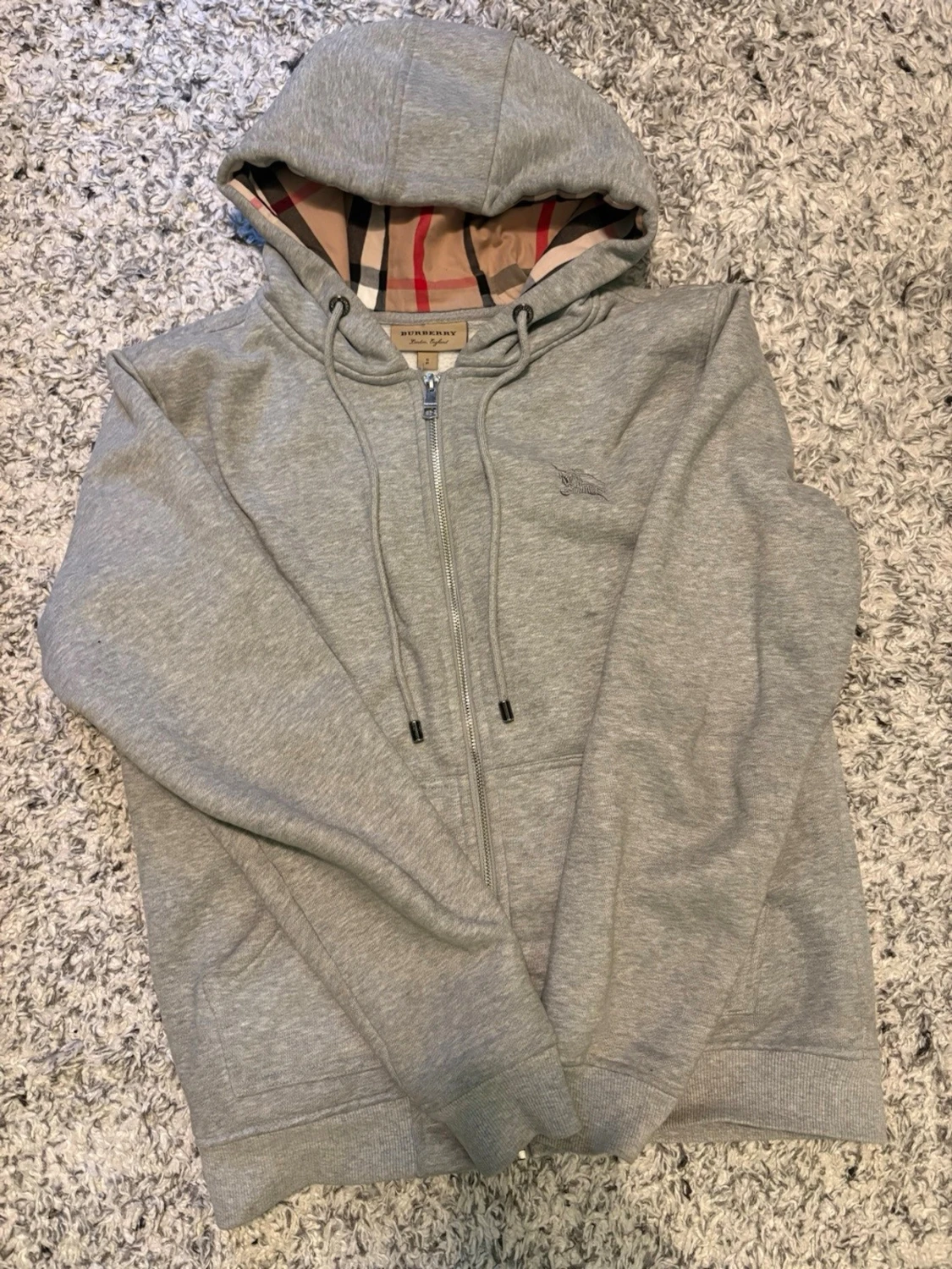 Grå hoodie från Burberry med dragkedja