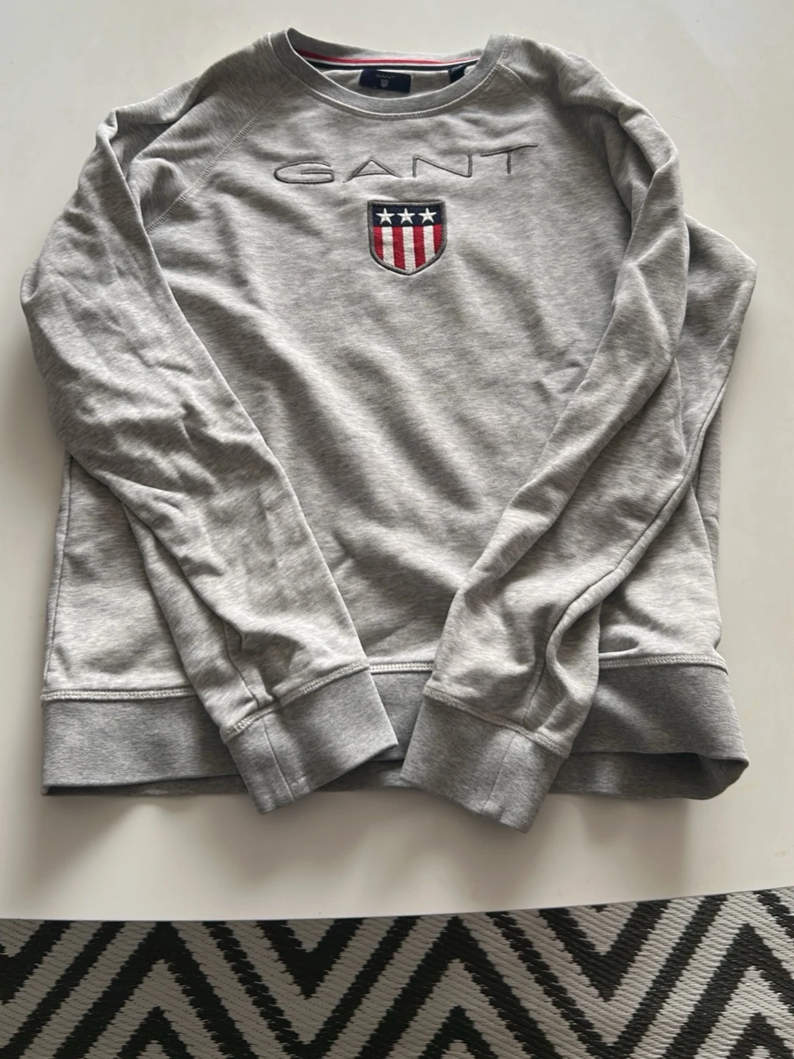 Grå sweatshirt från GANT