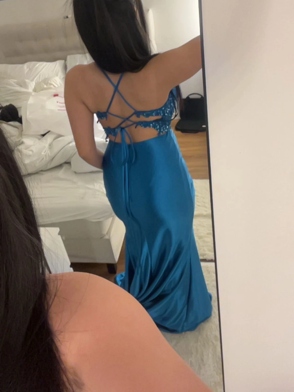 Blå balklänning med slits och spets - 2