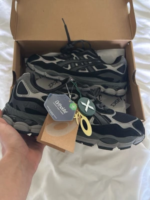 Asics gel nyc black/silver - Helt nya med box som ingår 