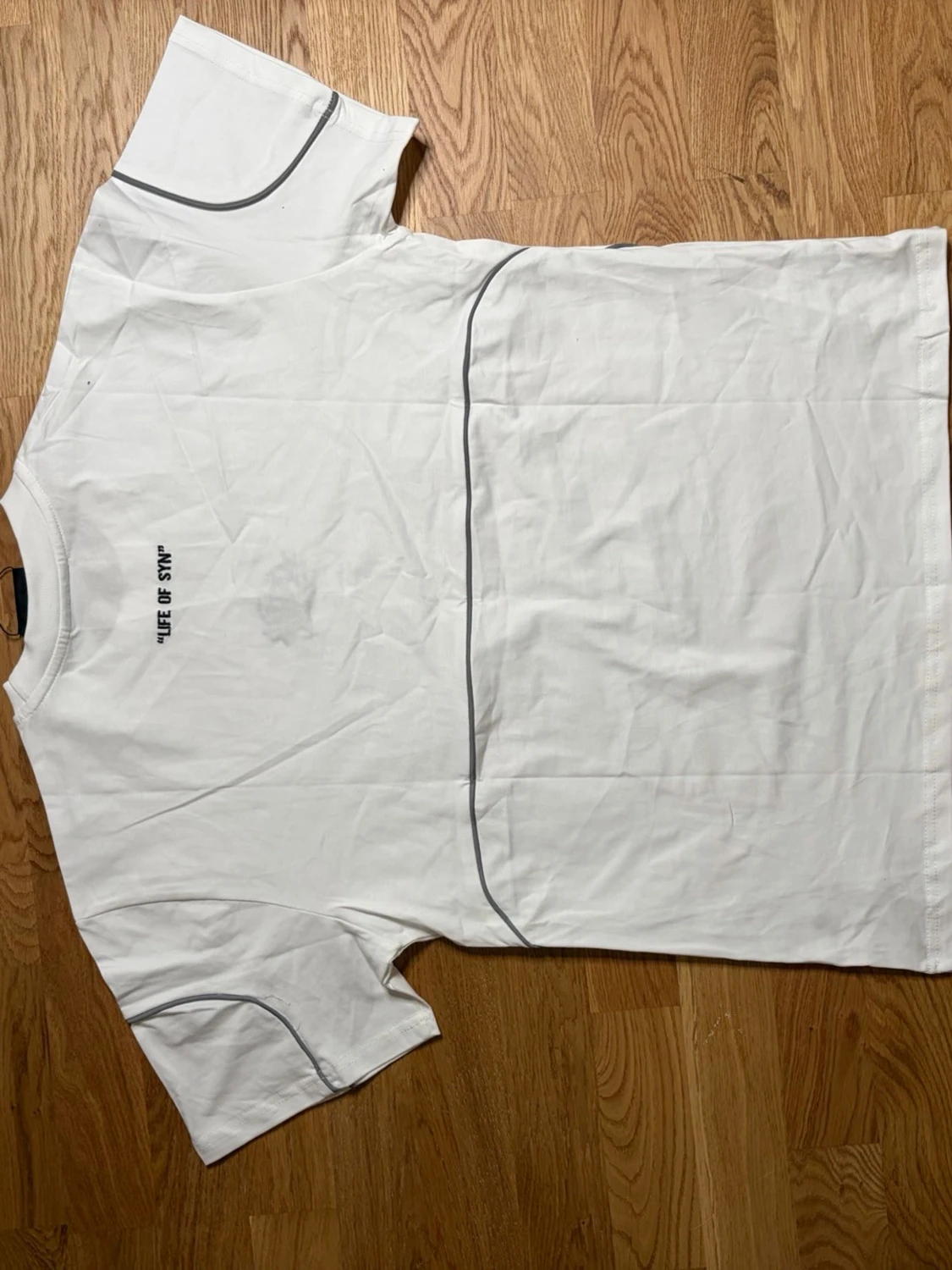 Syna world t shirt  - 2