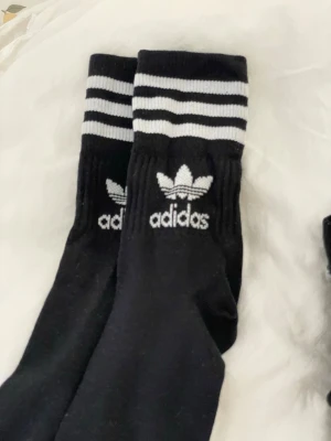 3-pack Adidas Strumpor - Aldrig använt dem. Bara tvättat dem.