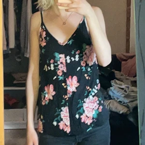 Linne - Kommer inte till användning och lite för stor för mig💕 frakt tillkommer 