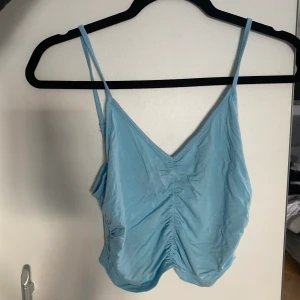 Topp - En topp från SHEIN skit snygg och aldrig använt, nyskick 