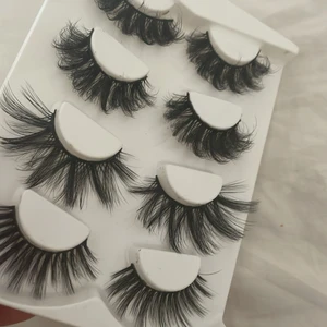 Ögonfransar - Säljer dessa fina fransar, frakten är inkluderad.