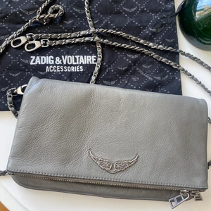 Zadig & Voltaire  - Väska från Zadig & Voltaire i skinn, väldigt bra skick! 