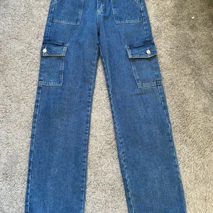 Jeans från shein - Säljer även dessa jeans från shein som tyvärr aldrig kommit till användning, då dom varit förstora, säljer för 150kr/100kr frakt diskuteras 💓