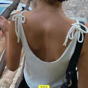 Linne❤️ - Jätte fint linne från hm. Svalt och bra att ha till sommaren.💕 lite sliten där det ska vara en lapp för storlek.