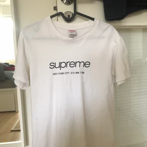 Supreme t shirt - Supreme t shirt storlek S