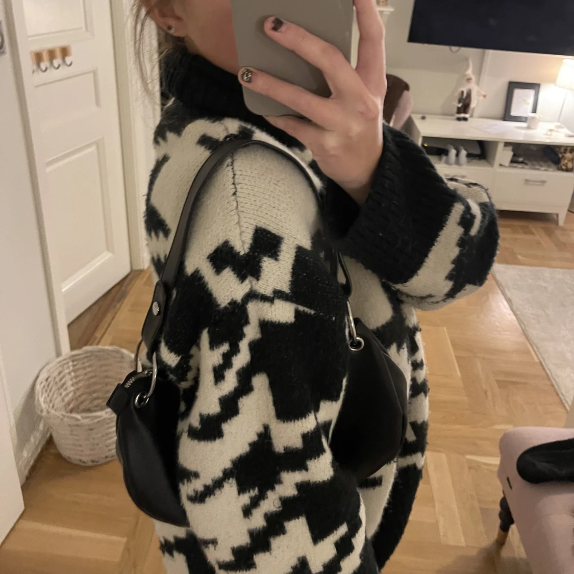 Svart liten vöska - 91