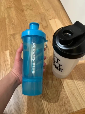 2 gym shakers - Protein shaker blå! 