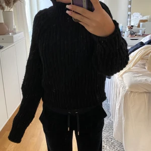 Stickad tröja - Jättevarm stickad tröja från hm i stl xs!🤍