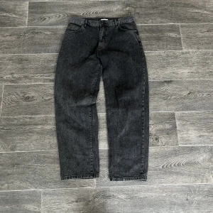 Jeans  - Jensen är i nyskick använda 1 gång!  Storlek:31/30, pris:399kr fri frakt!🤝🏻