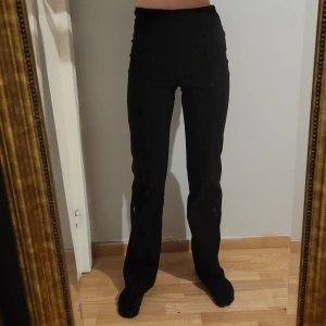 Byxor - Så snygga kostymbyxor från Nelly. Bra skick 