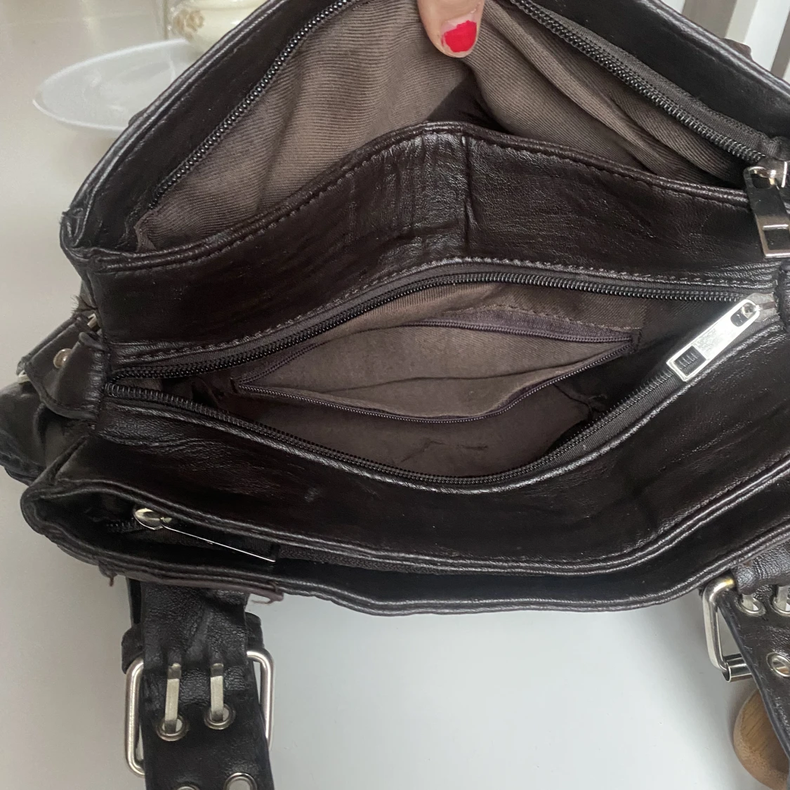 Fin brun läderväska  - 91