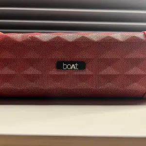 Amazing condition speaker with charger red colour with audio that can fill up an entire house depending on the devices volume output that is connected to the speaker. Has latest Bluetooth connection and is a excellent Christmas gift. Only few months old. 