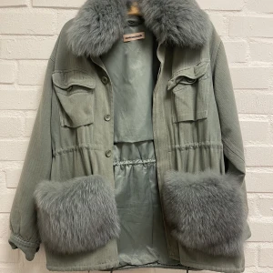  Custommade S/M - Custommade jacka i storlek S/M. Fint skick. 