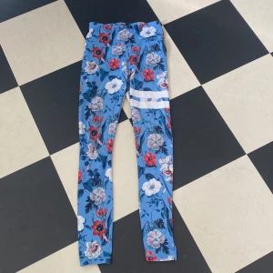 Stringer-tights - Tröningstights från Stronger, strl xs