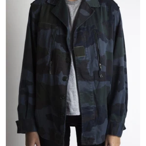 Quatre filles - !SÖKER! Söker quatre filles jackan i den blå/ gröna färgen!!