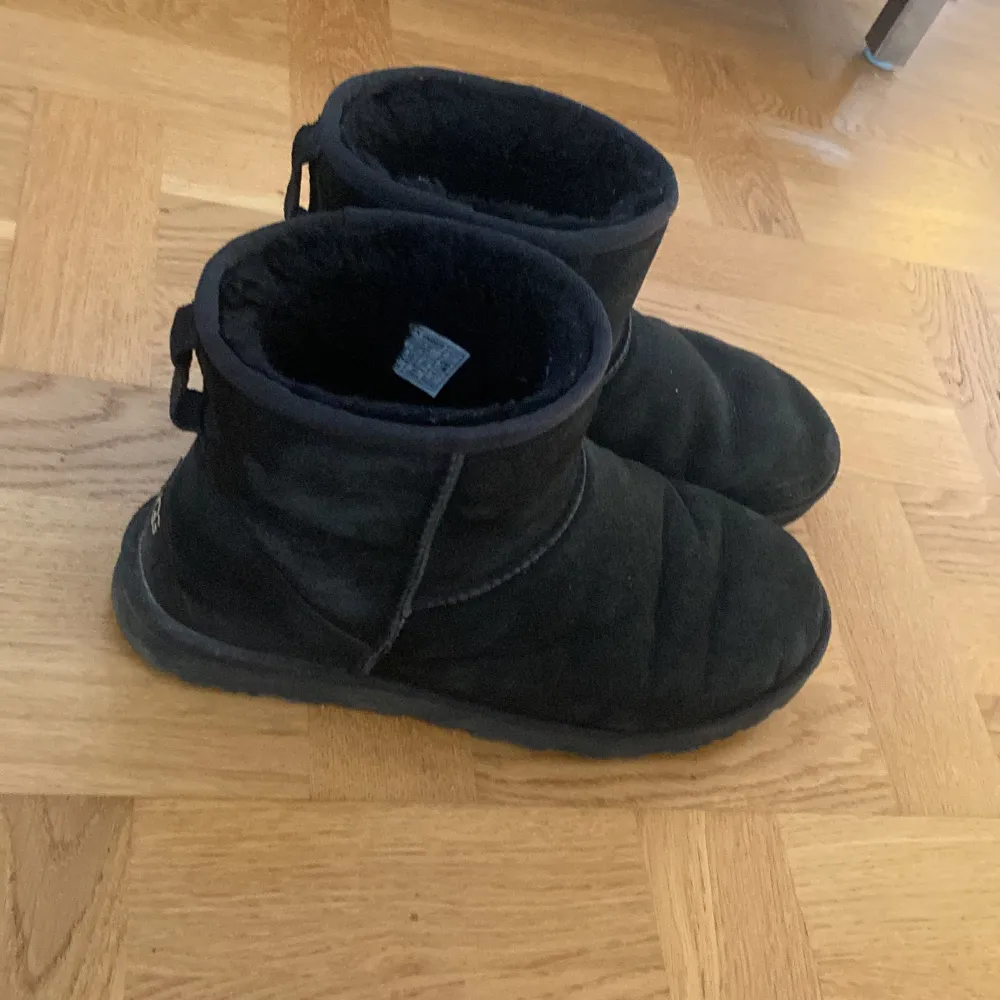 Uggs strlk 44, kond 8/10. Skor.