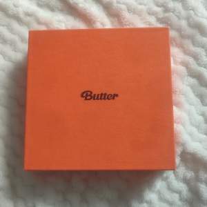 Säljer ett bra butter album då jag inte är så intresserad längre då den också bara ligger på en hylla. Skivan är aldrig använd och allt är som nytt:)