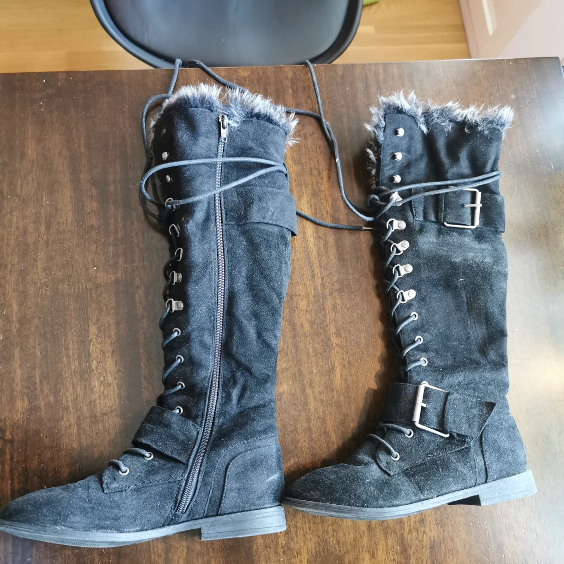 Knähöga stövlar strl. 37 - 90