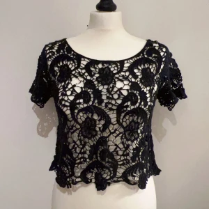 Spets Top - Nyskick!! Spets Top i svart