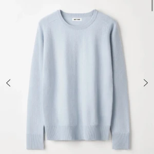 Soft goat tröja  - Säljer min fina soft goat tröja. Tröjan är väääldigt sparsamt använd och har därav nästan inga noppror och är i fint skick!! Skriv privat för intresse och pris 💞