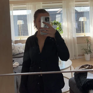 Tommy hilfiger skjorta💕 - Fin skjorta från hilfiger, använd fåtal gånger💕