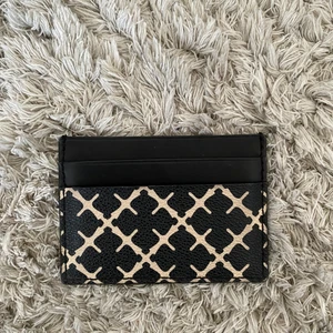 By Malene Birger  - Korthållare i utmärkt skick. 