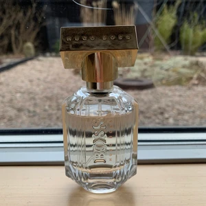 Hugo boss ”the scent” parfym 30ml - Endast använd ett par gånger, utan kartong. Priset kan möjligtvis diskuteras💕