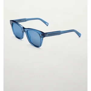 Chimi solglasögon  - Jag funderar på att sälja min fina Chimi solglasögon i modell 007 i färgen Acai/mirror. Dom är så fina och passar till allt, perfekt nu till sommaren. Jag säljer till bra bud. Buda!😊