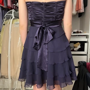 Lila klänning  - Jätte fin klänning som jag bara använt nån få tal gång.  Köparen står för frakten💕