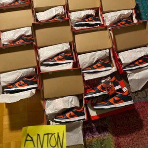 Nike dunk - Helt nya dunks i många storlekar. Säljer dom mellan 1600-1800 beroende på storlek. Garanterar äktheten och kvitto finns