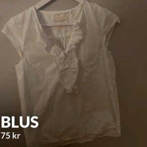 Blus topp - Med volang 