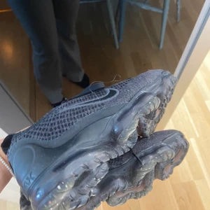 Vapor Max  - Säljer mina vapor Max då dom är förstora i storleken, dom är i Storlek 36,5🥰 knappt använda, super bra i skicket. Ny pris 2000kr