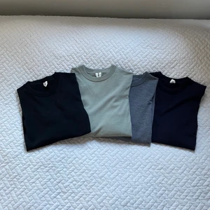 Arket - Knitwear - Tunna stickade tröjor i gott skick, lika bra till sommaren som till vintern!                                                                        Köparen står för frakten