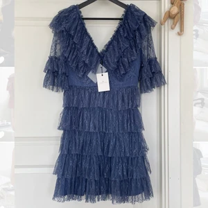 By Malina - S - Säljer nu denna magiska klänningen från By Malina då den tyvärr inte passade. Storlek S. 