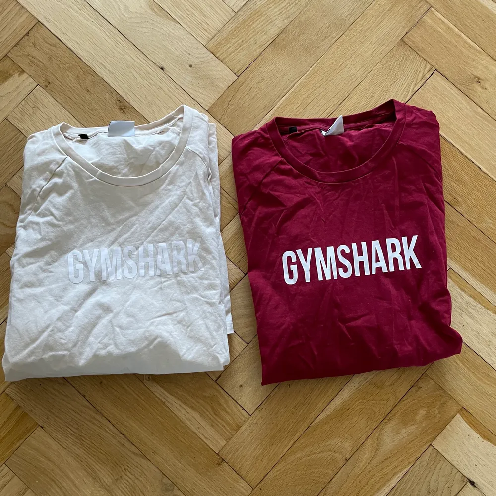 Säljer nu mina gymsharklöder som vissa är helt nya och använda och andra använda 3 gånger. Obs säljer allt i paketpris, prutat och klart! . Hoodies.