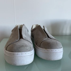 Eytsy sneakers st.38  - SÄLJER IGEN PGA OSERIÖS KÖPARE!!! Trendiga sneakers från Eytsy som är använda ett fåtal gånger💖 ordenarie pris 1900kr!! Frakt ingår inte i priset 🌼