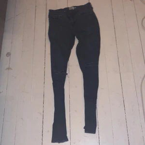 Gråa skinny jeans - Aldrig använt, haft ett tag men inte kommit tilll användning. 