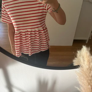 S/M - Fin t-shirt från Zara, knappt använd